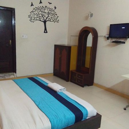 Hotel Samridhi Palace Juhi Bari Bagian luar foto